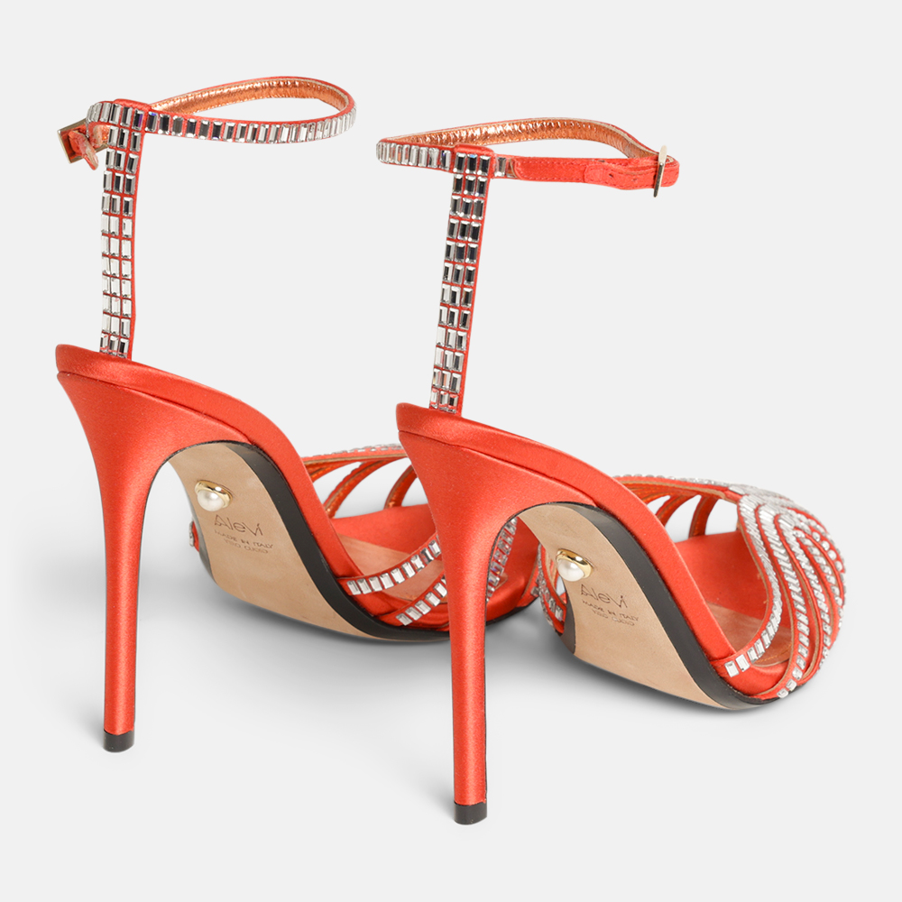 Footwearalevi heels back